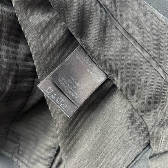 Kenneth Cole Reaction • Black Trouser Dress Pants - Picture 5 of 5